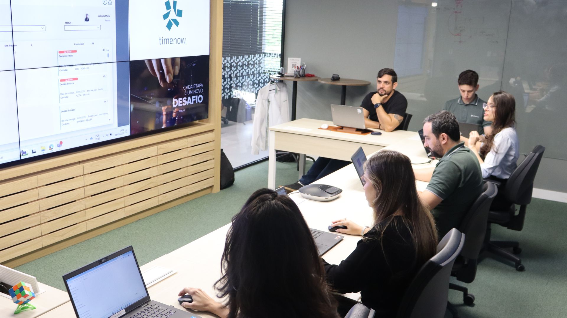 O papel dos Escritórios de Projetos em grandes obras de capital: do controle à inteligência estratégica